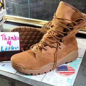 NIKE SFS desert boots